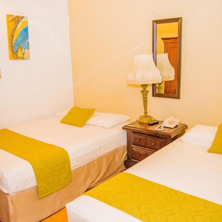 Hostal Fuente Castalia, B Y B Леон Екстер'єр фото