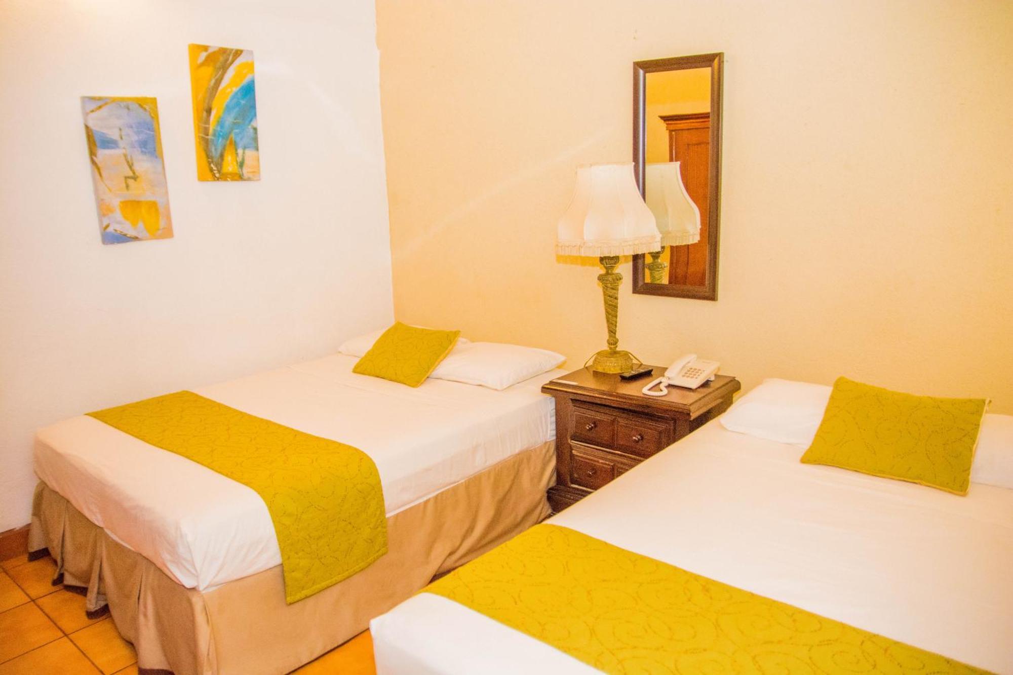 Hostal Fuente Castalia, B Y B Леон Екстер'єр фото